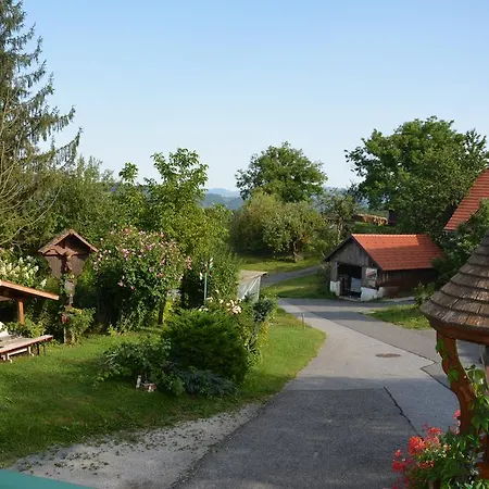 Gaestehaus Schmid * Sankt Johann im Saggautal