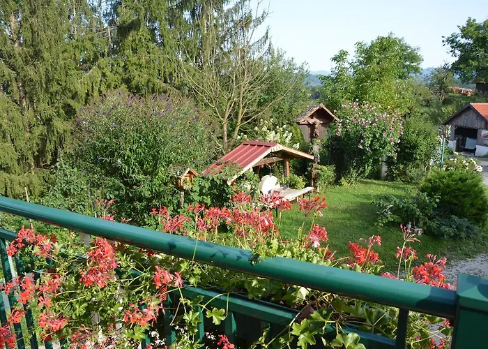 Gaestehaus Schmid * Sankt Johann im Saggautal